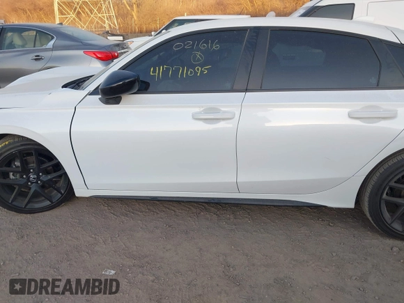 2023 Honda Civic Sport z VIN 19XFL2H89PE021616, wystawiony jako IAAI lot #41771095 z przebiegiem 18 907 mil mil oraz . Historia ofert i sprzedaży dostępna na DreamBid. Obrazek 14.