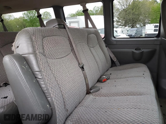 2005 Chevrolet Express Passenger with VIN 1GAHG39U351116163, listed as a Copart auction lot 51605745 with 139,372 mi miles and Clean title. Bid and sale history available at DreamBid. Image 10.