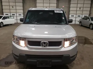 2010 Honda Element EX with VIN 5J6YH1H70AL005440, listed as a Copart auction lot 82518044 with 38,438 mi miles and Salvage Title. Bid and sale history available at DreamBid. Image 5.