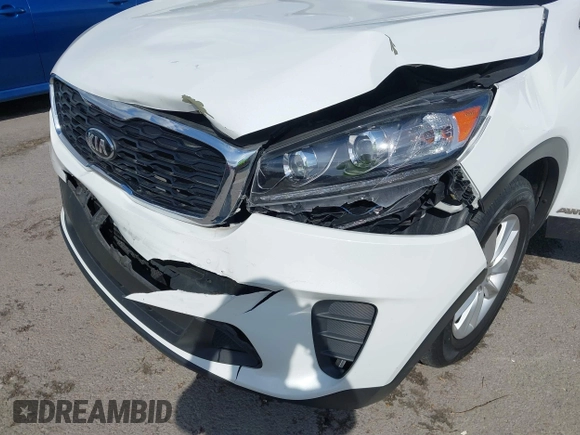 2020 Kia Sorento LX with VIN 5XYPGDA55LG613631, listed as a IAAI auction lot 41883791 with 107,759 mi miles and . Bid and sale history available at carsss.com. Image 6.