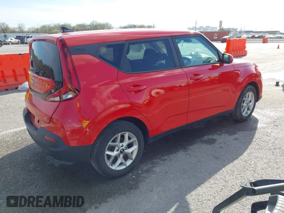 2020 Kia Soul S with VIN KNDJ23AUXL7085510, listed as a IAAI auction lot 41885461 with 43,611 mi miles and . Bid and sale history available at DreamBid. Image 4.