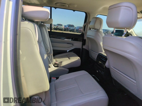 2022 Jeep Wagoneer Series III with VIN 1C4SJUDT3NS214428, listed as a Copart auction lot 74156484 with 19,571 mi miles and Non repairable. Bid and sale history available at DreamBid. Image 11.
