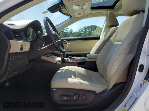 2018 Lexus ES 350 z VIN 58ABK1GG2JU083599, wystawiony jako Copart lot #52697735 z przebiegiem 69 015 mil mil oraz Czysty tytuł • Clean title. Historia ofert i sprzedaży dostępna na DreamBid. Obrazek 7.