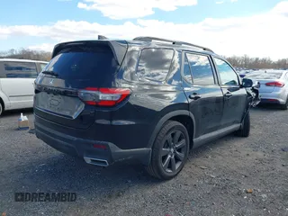 2025 Honda Pilot Sport z VIN 5FNYG1H38SB030483, wystawiony jako IAAI lot #41694690 z przebiegiem 11 118 mil mil oraz . Historia ofert i sprzedaży dostępna na DreamBid. Obrazek 4.