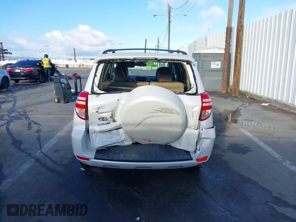 2011 Toyota RAV4 Ltd with VIN 2T3YF4DV5BW095202, listed as a IAAI auction lot 41732448 with 152,257 mi miles. Bid and sale history available at carsss.com. Image 16.