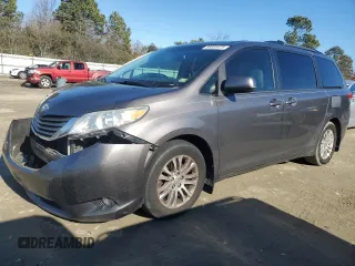 2013 Toyota Sienna XLE AAS with VIN 5TDYK3DC1DS305089, listed as a Copart auction lot 88533475 with 217,463 mi miles and Clean Title. Bid and sale history available at carsss.com. Image 1.