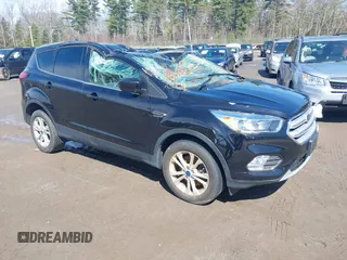 2019 Ford Escape SE z VIN 1FMCU9GD9KUA66049, wystawiony jako IAAI lot #41901054 z przebiegiem 35 545 mil mil oraz . Historia ofert i sprzedaży dostępna na DreamBid. Obrazek 1.