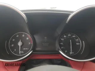2021 Alfa Romeo Giulia Ti z VIN ZARFANBN5M7643959, wystawiony jako Copart lot #48424255 z przebiegiem 62 075 mil mil oraz Szkoda całkowita • Salvage title. Historia ofert i sprzedaży dostępna na DreamBid. Obrazek 9.