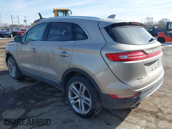 2015 Lincoln MKC z VIN 5LMCJ2A96FUJ47386, wystawiony jako IAAI lot #41525018 z przebiegiem 97 670 mil mil oraz . Historia ofert i sprzedaży dostępna na DreamBid. Obrazek 3.
