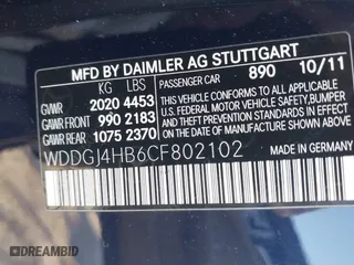 2012 Mercedes-Benz C-Class C 250 with VIN WDDGJ4HB6CF802102, listed as a IAAI auction lot 41261431 with 126,305 mi miles. Bid and sale history available at carsss.com. Image 9.
