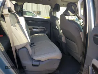 2024 Kia EV9 Wind z VIN KNDAFFS53R6044485, wystawiony jako Copart lot #42955125 z przebiegiem 8 884 mil mil oraz Szkoda całkowita • Salvage title. Historia ofert i sprzedaży dostępna na DreamBid. Obrazek 12.