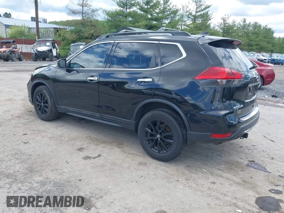 2017 Nissan Rogue SV z VIN 5N1AT2MV8HC814058, wystawiony jako IAAI lot #42200550 z przebiegiem 118 175 mil mil oraz . Historia ofert i sprzedaży dostępna na DreamBid. Obrazek 3.