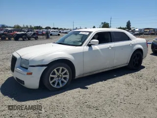 2006 Chrysler 300 Touring z VIN 2C3KA53G96H329204, wystawiony jako Copart lot #55335415 z przebiegiem 155 554 mil mil oraz Szkoda całkowita • Salvage title. Historia ofert i sprzedaży dostępna na DreamBid. Obrazek 1.