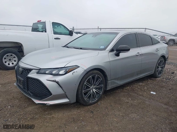 2019 Toyota Avalon XLE with VIN 4T1BZ1FB8KU006035, listed as a IAAI auction lot 41591179 with 111,917 mi miles. Bid and sale history available at carsss.com. Image 2.