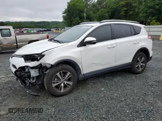 2018 Toyota RAV4 XLE z VIN JTMWFREV6JD119716, wystawiony jako Copart lot #58754335 z przebiegiem 82 858 mil mil oraz Szkoda całkowita • Salvage title. Historia ofert i sprzedaży dostępna na DreamBid. Obrazek 1.