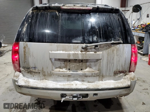 2011 GMC Yukon SLT with VIN 1GKS2CE05BR271281, listed as a Copart auction lot 45723165 with 235,095 mi miles and Salvage title. Bid and sale history available at DreamBid. Image 6.