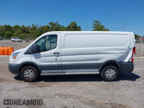 2018 Ford Transit z VIN 1FTYR1YM3JKB16286, wystawiony jako IAAI lot #42038526 z przebiegiem 135 734 mil mil oraz . Historia ofert i sprzedaży dostępna na DreamBid. Obrazek 14.
