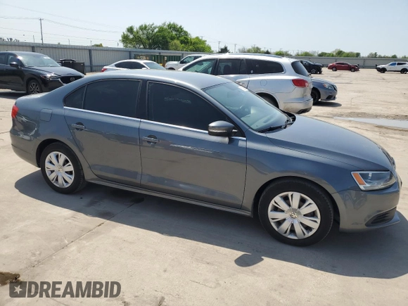 2013 Volkswagen Jetta SE with VIN 3VWDX7AJ8DM262510, listed as a Copart auction lot 51380935 with 176,064 mi miles and Clean title. Bid and sale history available at DreamBid. Image 4.
