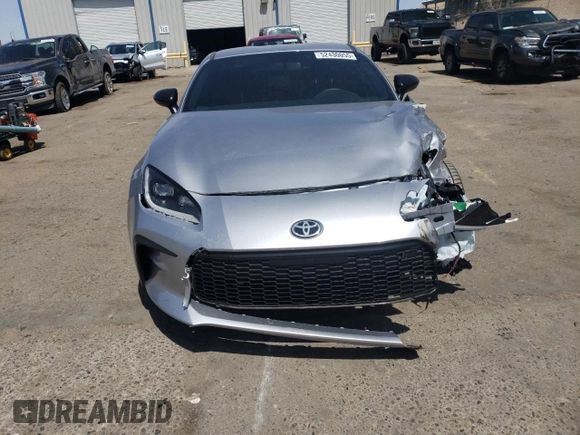 2024 Toyota 86 Premium z VIN JF1ZNBE15R9756816, wystawiony jako Copart lot #52430055 z przebiegiem 5 010 mil mil oraz Szkoda całkowita • Salvage title. Historia ofert i sprzedaży dostępna na DreamBid. Obrazek 5.