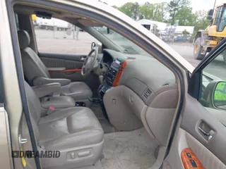 2006 Toyota Sienna XLE with VIN 5TDZA22C46S537838, listed as a IAAI auction lot 42092225 with 274,260 mi miles. Bid and sale history available at carsss.com. Image 5.