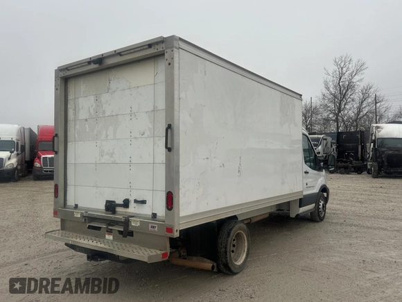 2018 Ford Transit with VIN 1FDBF8ZM2JKA71178, listed as a Copart auction lot 86913204 with 109,170 mi miles and Clean Title. Bid and sale history available at DreamBid. Image 4.