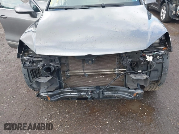 2013 Volkswagen Touareg Lux with VIN WVGEF9BPXDD000679, listed as a IAAI auction lot 41956471 with 117,465 mi miles and . Bid and sale history available at DreamBid. Image 6.