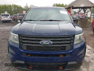 2017 Ford Police Interceptor Utility z VIN 1FM5K8AT3HGC25647, wystawiony jako IAAI lot #42223972 z przebiegiem 213 599 mil mil oraz . Historia ofert i sprzedaży dostępna na DreamBid. Obrazek 6.