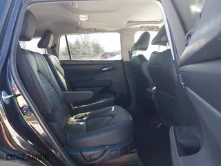 2023 Toyota Highlander L with VIN 5TDKDRBH8PS042797, listed as a IAAI auction lot 41599048 with 26,430 mi miles. Bid and sale history available at carsss.com. Image 8.