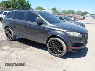 2013 Audi Q7 3.0T S line Prestige with VIN WA1DGAFE5DD009176, listed as a IAAI auction lot 42048689 with 176,035 mi miles. Bid and sale history available at carsss.com. Image 1.