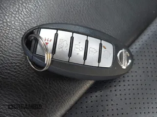 2020 Nissan Maxima SL z VIN 1N4AA6DV2LC385127, wystawiony jako IAAI lot #42319546 z przebiegiem 37 508 mil mil oraz . Historia ofert i sprzedaży dostępna na DreamBid. Obrazek 11.