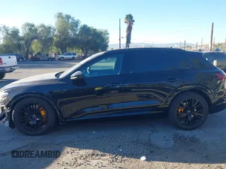 2023 Audi e-tron Chronos с VIN WA1VABGE7PB007536, выставлен на аукционе IAAI как лот 41317344 с пробегом 21 911 миль миль и . История ставок и продаж доступна на DreamBid. Изображение 15.