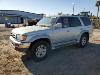1998 Toyota 4Runner with VIN JT3GN87R5W0085448, listed as a Copart auction lot 52615305 with 252,676 mi miles and Clean Title. Bid and sale history available at carsss.com. Image 1.