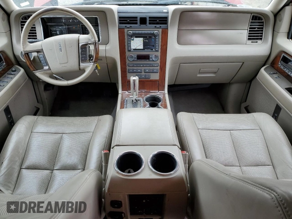 2014 Lincoln Navigator z VIN 5LMJJ2J55EEL06038, wystawiony jako Copart lot #49721105 z przebiegiem 97 659 mil mil oraz Szkoda całkowita • Salvage title. Historia ofert i sprzedaży dostępna na DreamBid. Obrazek 8.