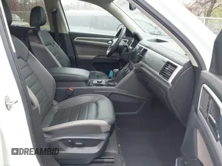 2021 Volkswagen Atlas SEL Premium R-Line с VIN 1V2FR2CA3MC556872, выставлен на аукционе IAAI как лот 40863850 с пробегом 53 126 миль миль и . История ставок и продаж доступна на DreamBid. Изображение 5.