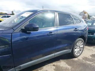 2018 Jaguar F-PACE 25t Premium with VIN SADCJ2FX9JA274582, listed as a IAAI auction lot 41809189 with 54,087 mi miles. Bid and sale history available at carsss.com. Image 14.