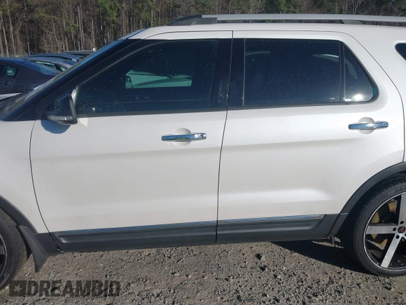 2014 Ford Explorer XLT z VIN 1FM5K8D8XEGA67150, wystawiony jako IAAI lot #41731862 z przebiegiem 246 182 mil mil oraz . Historia ofert i sprzedaży dostępna na DreamBid. Obrazek 14.