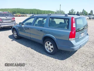 2002 Volvo V70 with VIN YV1SZ58D521073150, listed as a IAAI auction lot 42149444 with Not Provided miles and . Bid and sale history available at DreamBid. Image 3.