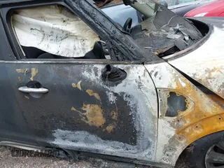 2019 MINI Countryman Cooper S z VIN WMZYT5C59K3E64682, wystawiony jako IAAI lot #42149889 z przebiegiem Nie podano mil oraz . Historia ofert i sprzedaży dostępna na DreamBid. Obrazek 14.