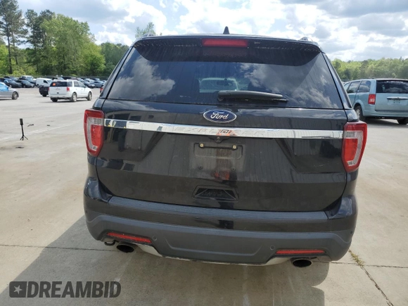 2018 Ford Explorer z VIN 1FM5K7BH2JGA82975, wystawiony jako Copart lot #51466485 z przebiegiem Nie podano mil oraz Szkoda całkowita • Salvage title. Historia ofert i sprzedaży dostępna na DreamBid. Obrazek 6.