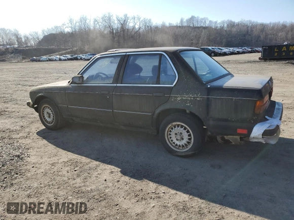 1985 BMW 3 Series 325e z VIN WBAAE6405F0704199, wystawiony jako Copart lot #47845925 z przebiegiem 179 139 mil mil oraz Nie do naprawy • Non repairable. Historia ofert i sprzedaży dostępna na DreamBid. Obrazek 2.