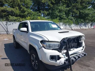 2017 Toyota Tacoma SR5 z VIN 3TMCZ5AN7HM065835, wystawiony jako IAAI lot #40250247 z przebiegiem 221 022 mil mil oraz . Historia ofert i sprzedaży dostępna na DreamBid. Obrazek 1.