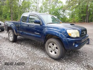 2007 Toyota Tacoma with VIN 5TEUU42N77Z425246, listed as a IAAI auction lot 42193217 with 121,493 mi miles and . Bid and sale history available at DreamBid. Image 1.