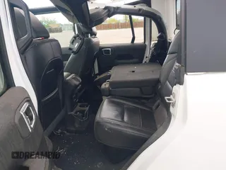 2021 Jeep Gladiator High Altitude z VIN 1C6HJTFG2ML567988, wystawiony jako IAAI lot #42103576 z przebiegiem 74 849 mil mil oraz . Historia ofert i sprzedaży dostępna na DreamBid. Obrazek 8.