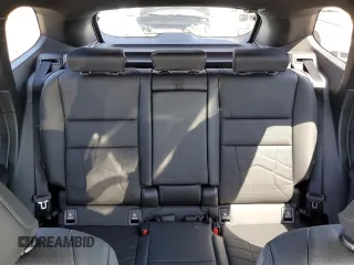 2025 BMW X1 xDrive28i z VIN WBX73EF06S5209777, wystawiony jako Copart lot #52076935 z przebiegiem 324 mil mil oraz Szkody całkowita. Historia ofert i sprzedaży dostępna na DreamBid. Obrazek 10.