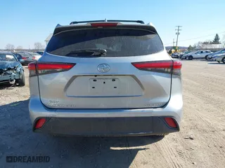 2020 Toyota Highlander XLE with VIN 5TDHZRBH4LS003176, listed as a IAAI auction lot 41696547 with 63,706 mi miles. Bid and sale history available at carsss.com. Image 16.
