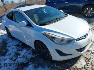 2015 Hyundai Elantra SE with VIN 5NPDH4AE7FH640598, listed as a IAAI auction lot 41375335 with 204,864 mi miles. Bid and sale history available at carsss.com. Image 1.