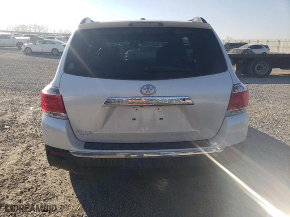 2011 Toyota Highlander with VIN 5TDZK3EHXBS029782, listed as a Copart auction lot 46915215 with 201,564 mi miles and Salvage Title. Bid and sale history available at carsss.com. Image 6.