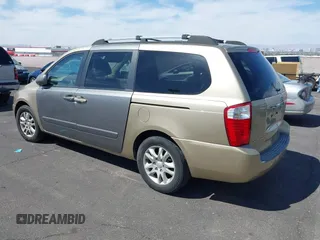 2006 Kia Sedona LX with VIN KNDMB233X66069684, listed as a IAAI auction lot 41997424 with 191,982 mi miles. Bid and sale history available at carsss.com. Image 3.