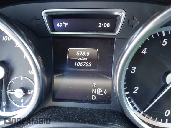2014 Mercedes-Benz M ML 350 with VIN 4JGDA5HB9EA351147, listed as a IAAI auction lot 41364737 with 106,723 mi miles. Bid and sale history available at carsss.com. Image 7.
