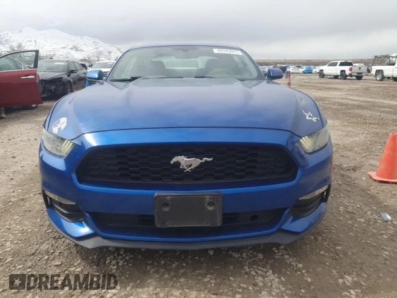 2017 Ford Mustang V6 z VIN 1FA6P8AM0H5220023, wystawiony jako Copart lot #49143025 z przebiegiem 163 056 mil mil oraz Szkoda całkowita • Salvage title. Historia ofert i sprzedaży dostępna na DreamBid. Obrazek 5.